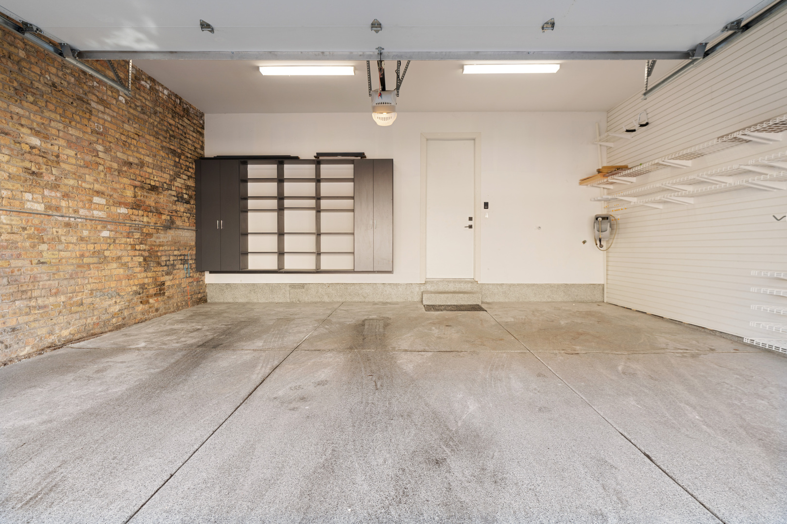 1246 W George St Chicago, IL 60657