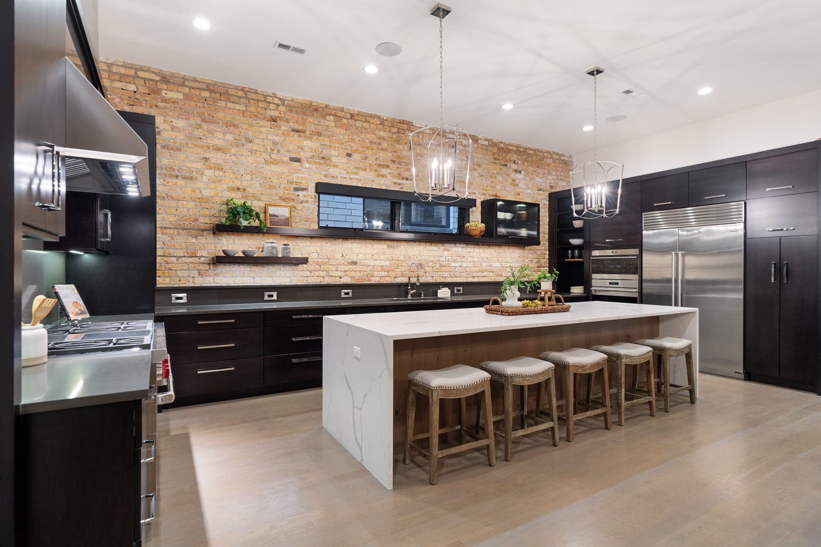 1246 W George St Chicago, IL 60657