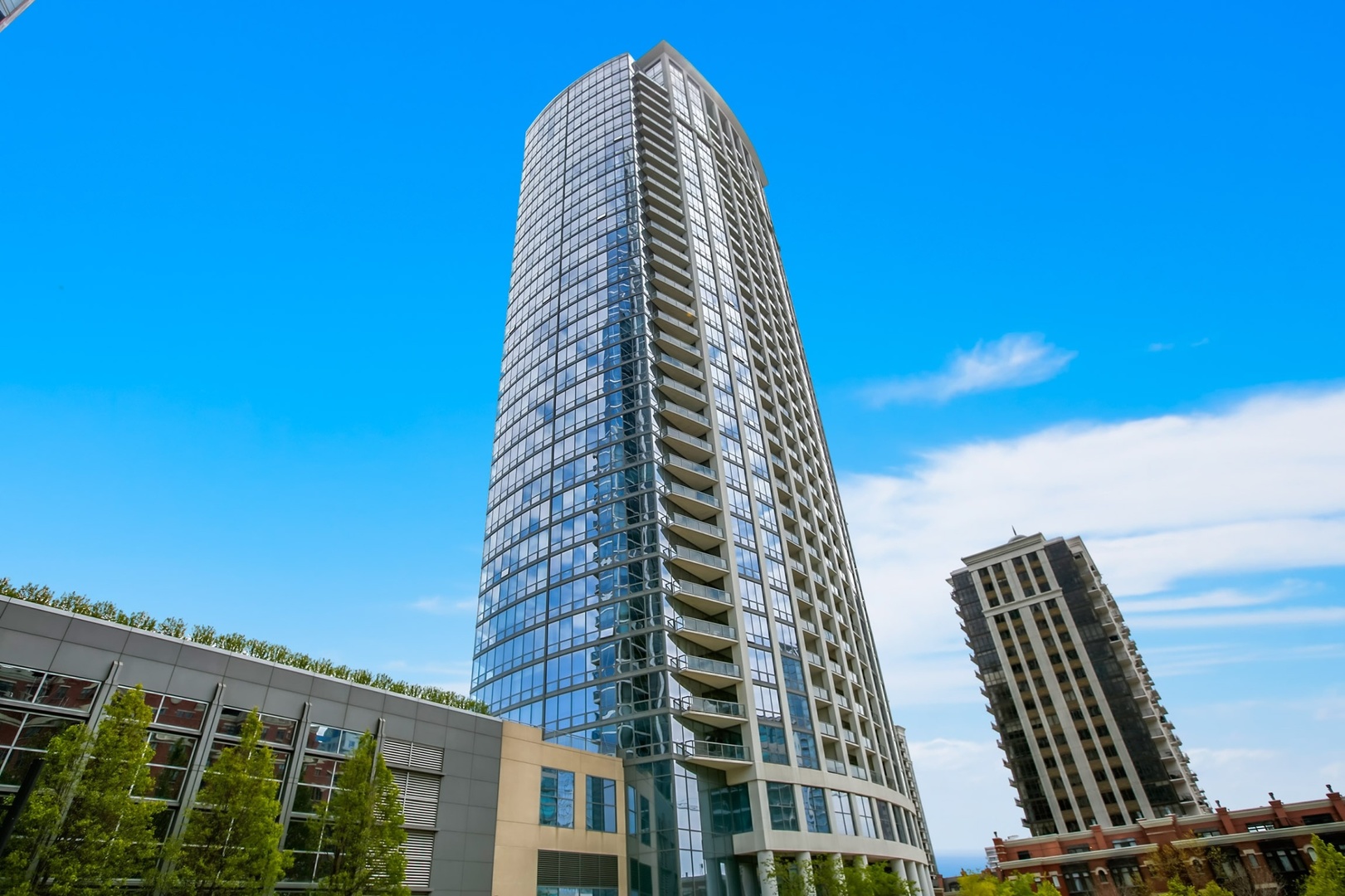1235 S Prairie Ave #2805