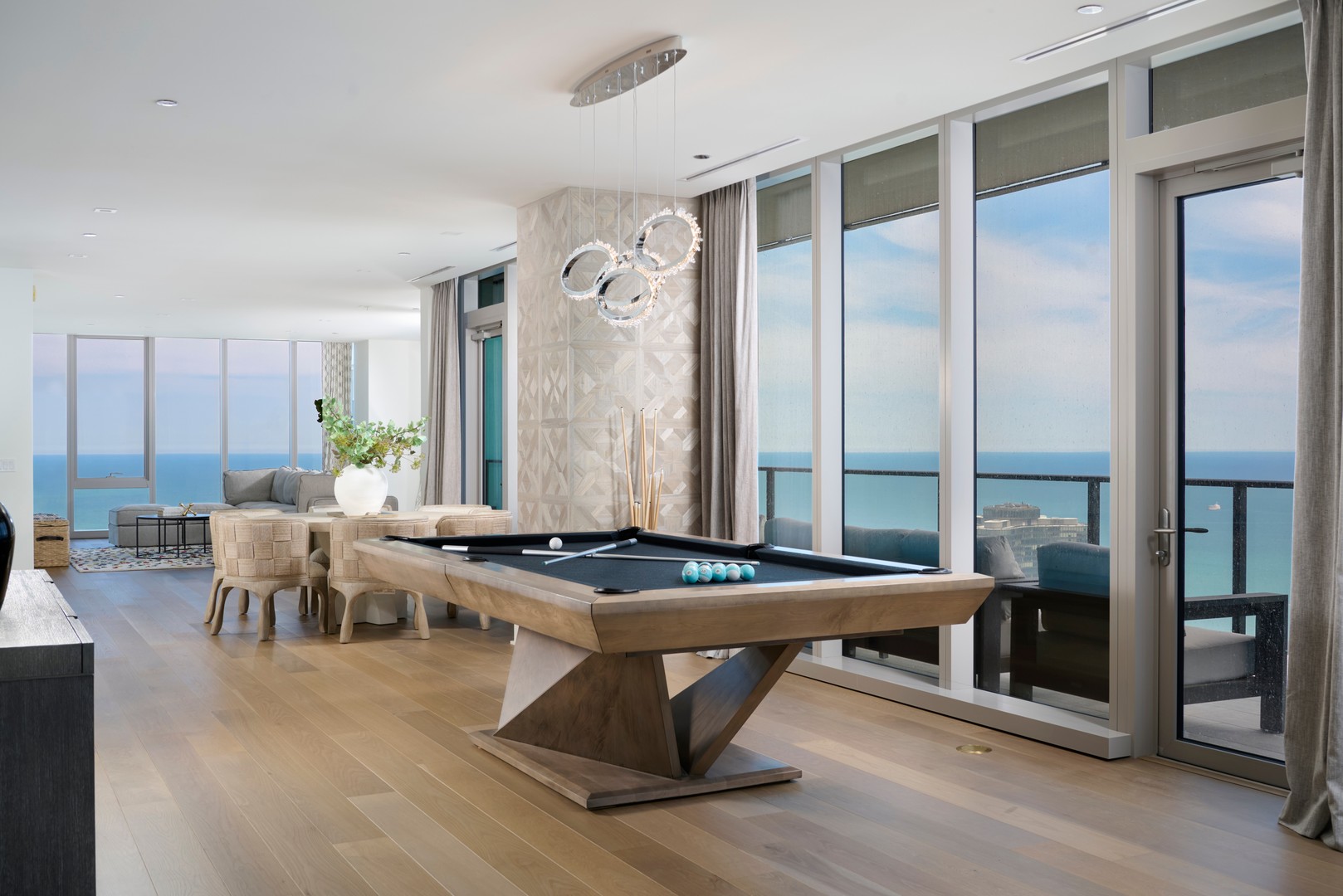 363 E Wacker Dr #6106 Chicago, IL 60601