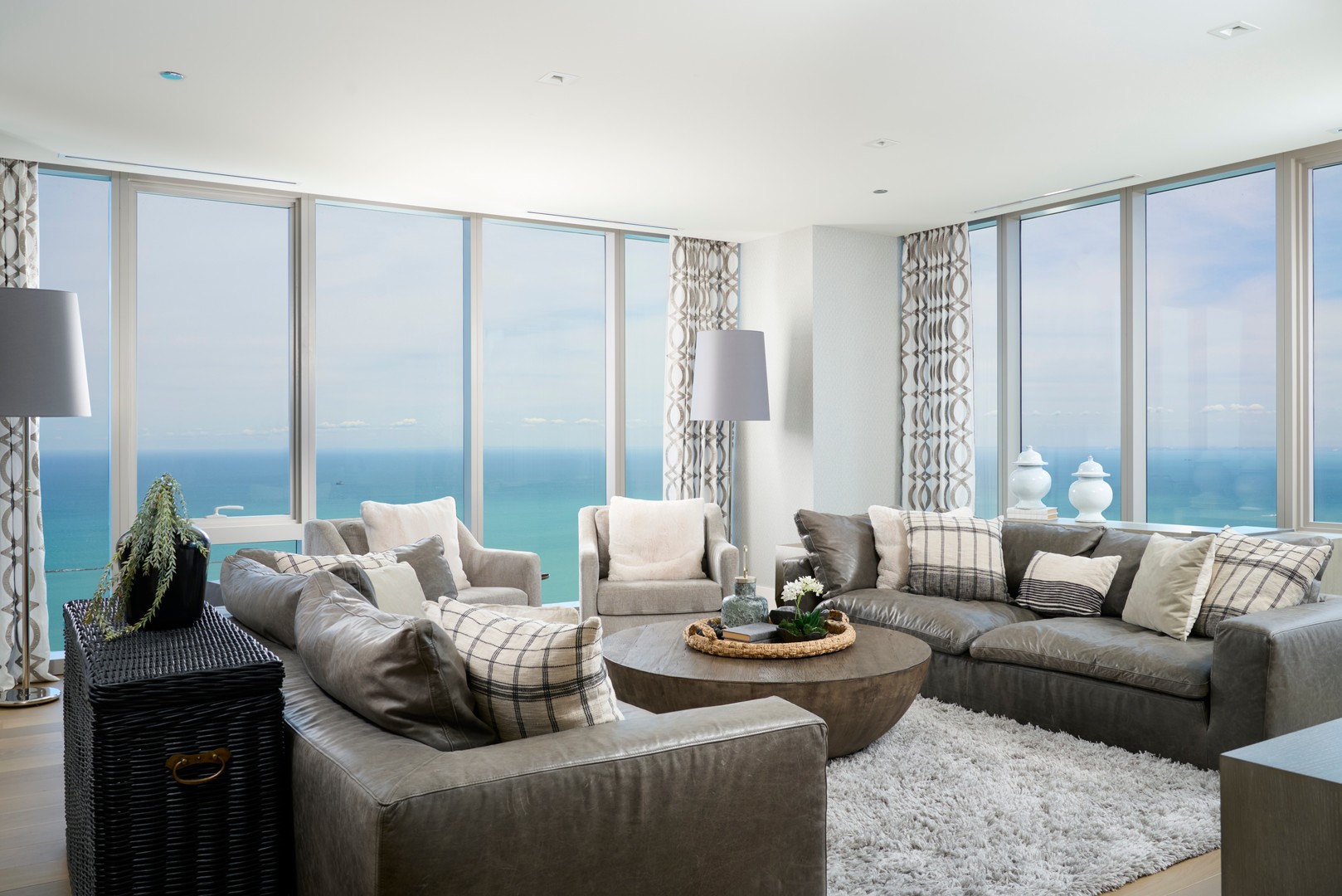 363 E Wacker Dr #6106 Chicago, IL 60601