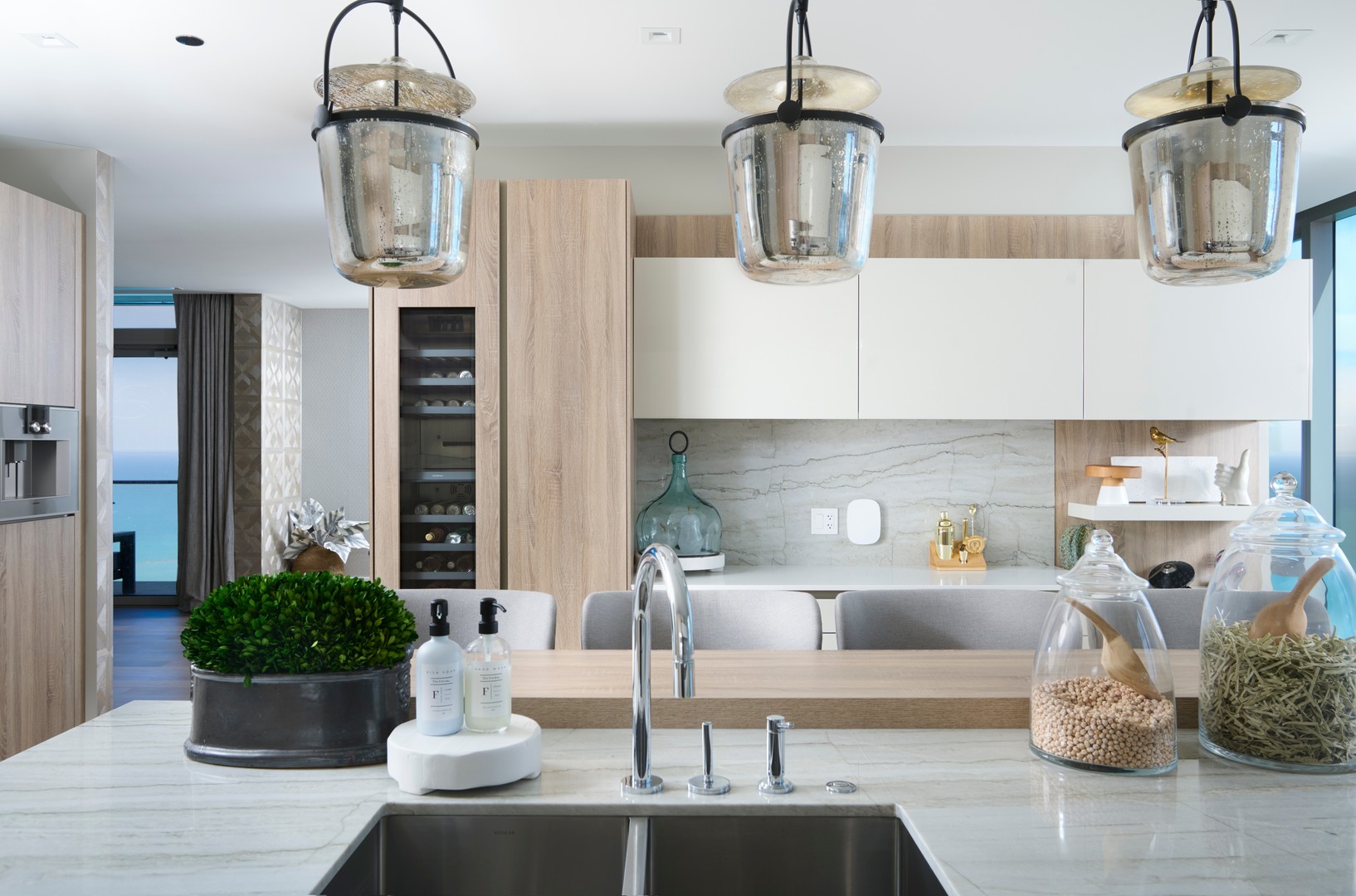 363 E Wacker Dr #6106 Chicago, IL 60601