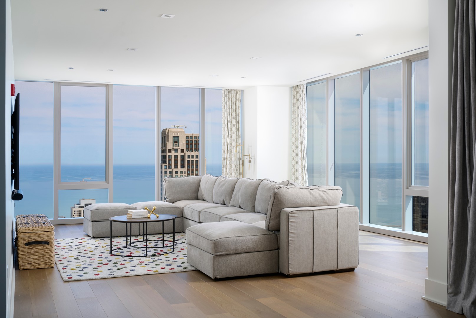 363 E Wacker Dr #6106 Chicago, IL 60601