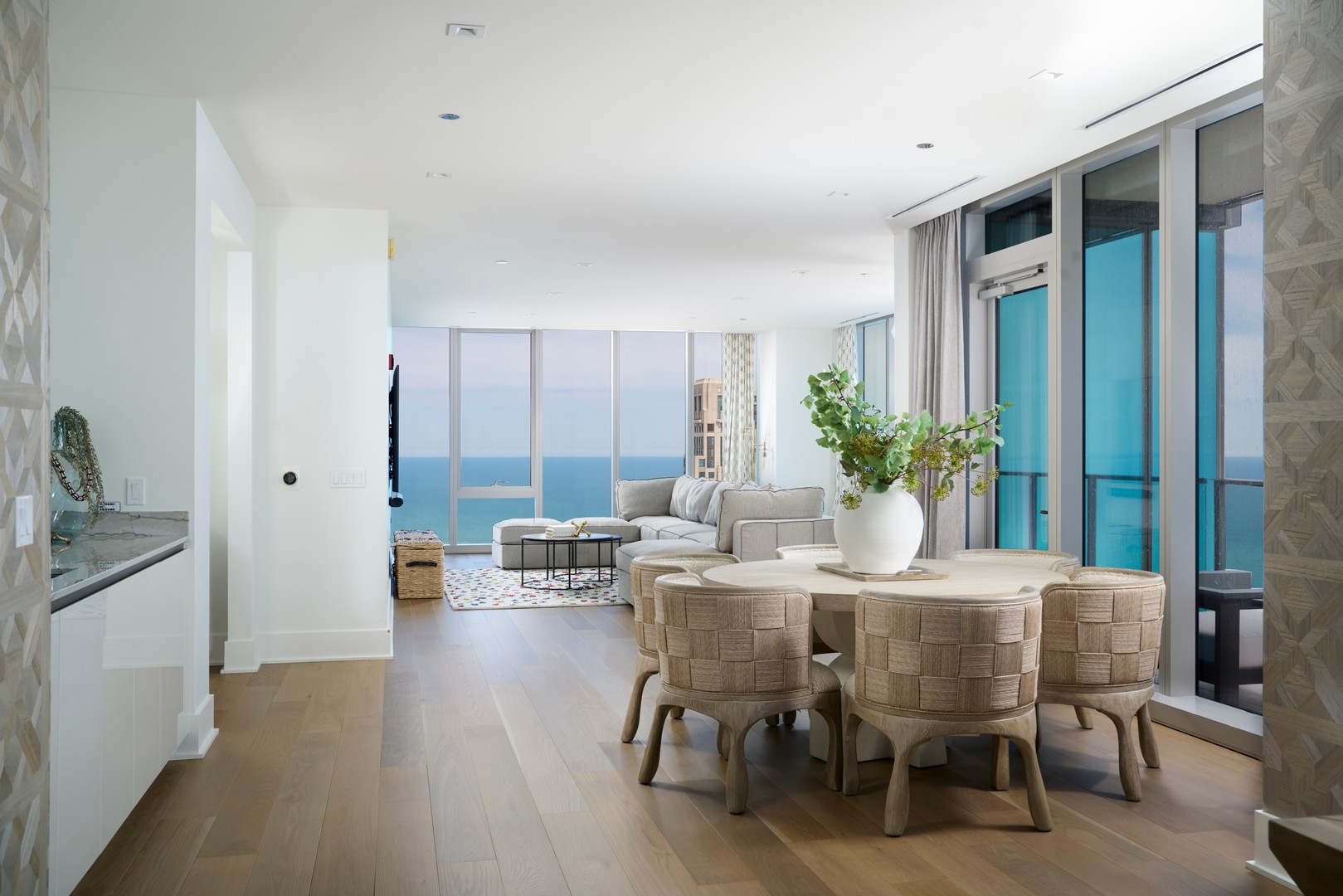 363 E Wacker Dr #6106 Chicago, IL 60601