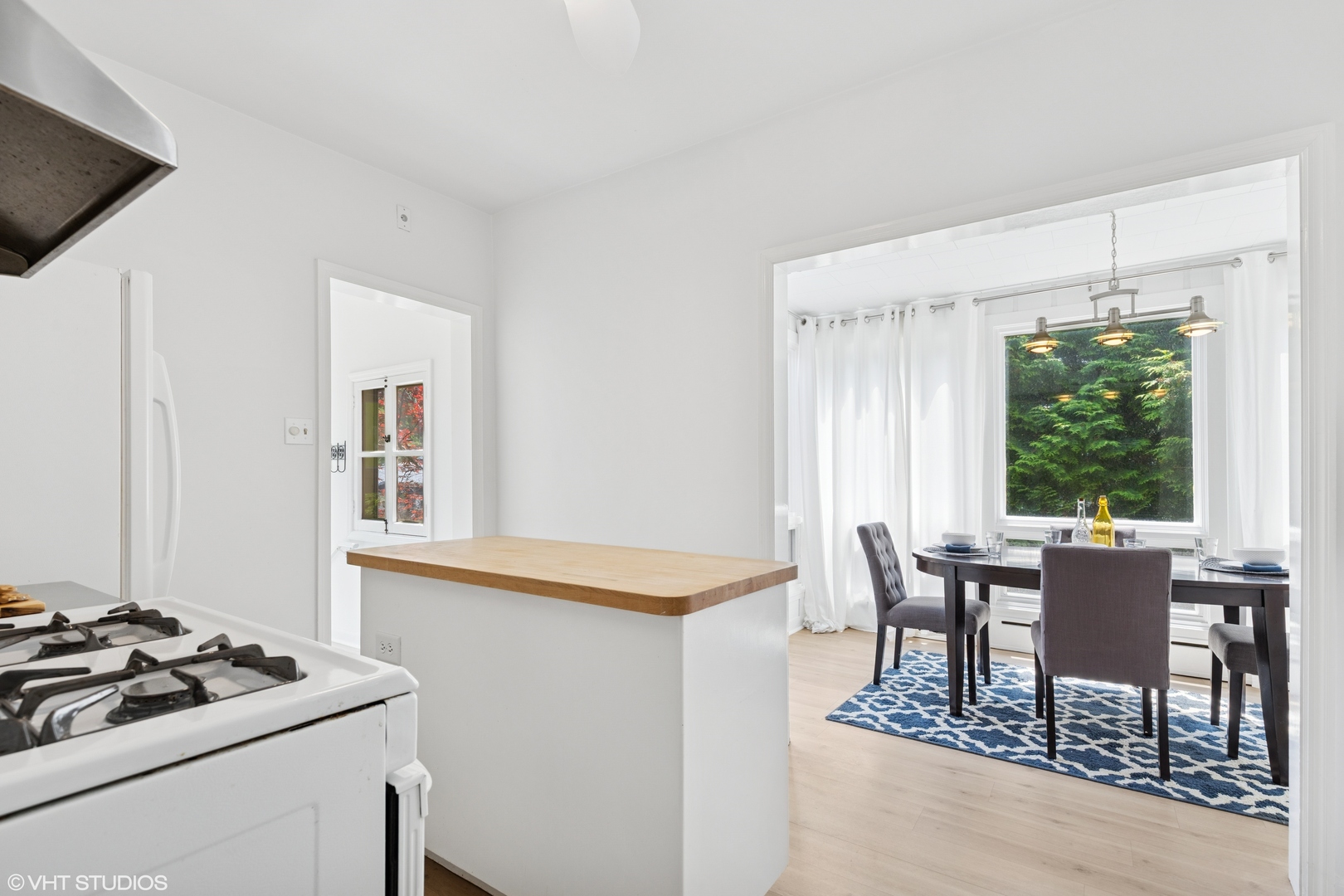 2635 Poplar Ave Evanston, IL 60201