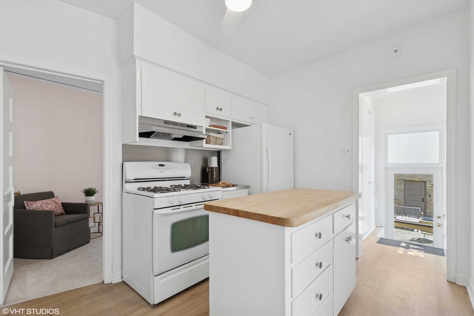 2635 Poplar Ave Evanston, IL 60201