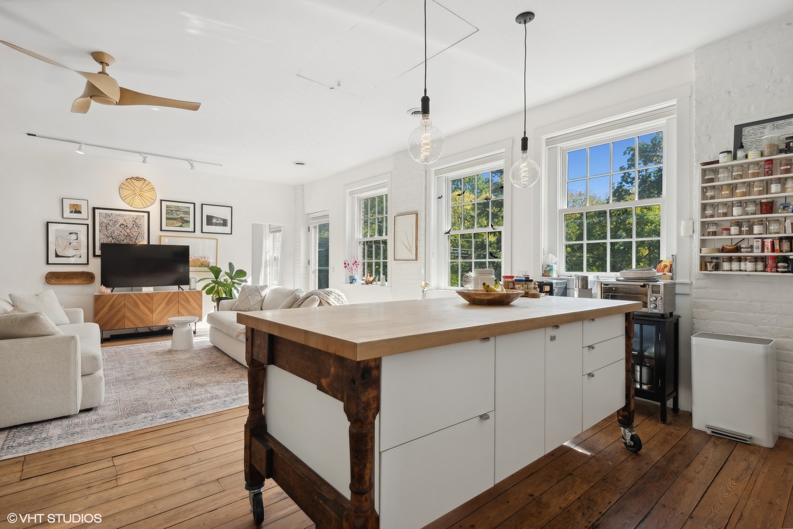 2635 Poplar Ave Evanston, IL 60201