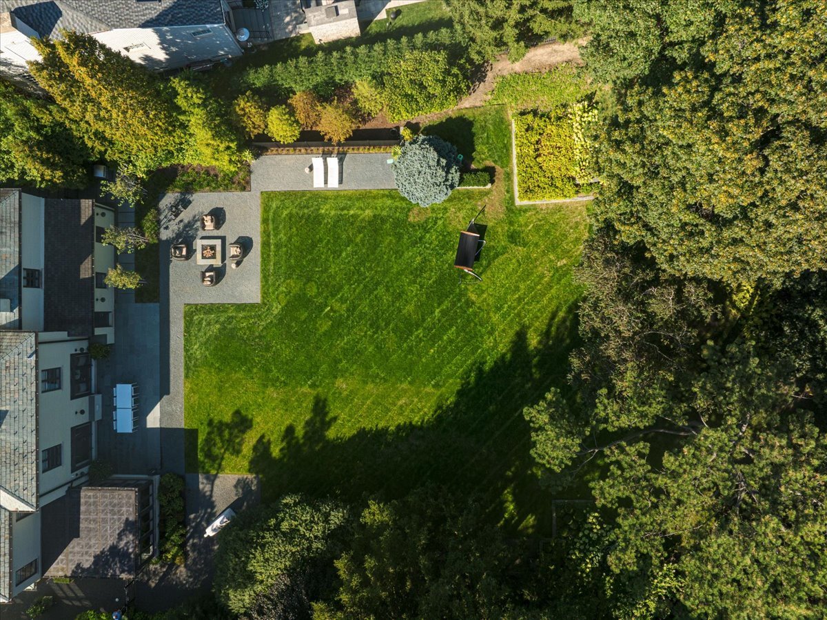 1106 Seneca Rd Wilmette, IL 60091