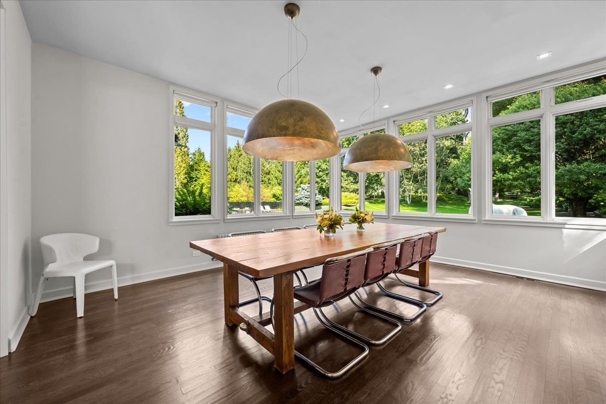 1106 Seneca Rd Wilmette, IL 60091