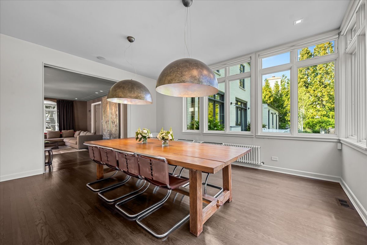 1106 Seneca Rd Wilmette, IL 60091