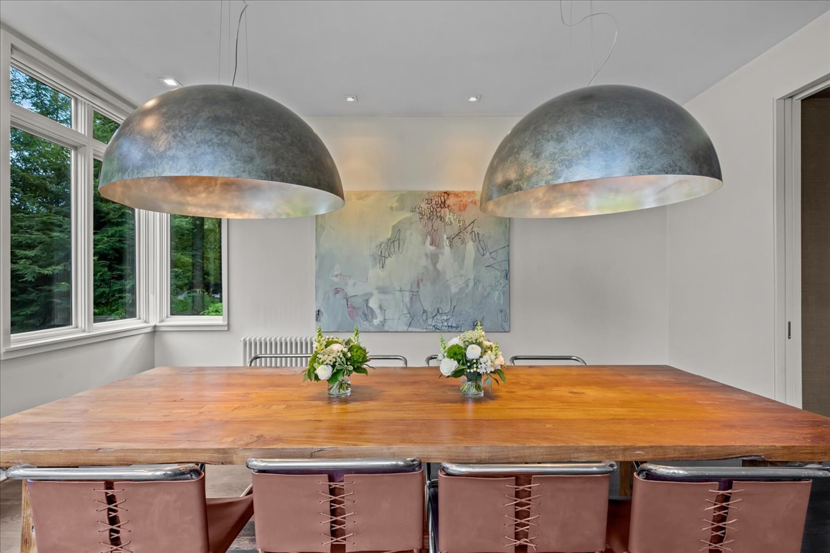 1106 Seneca Rd Wilmette, IL 60091