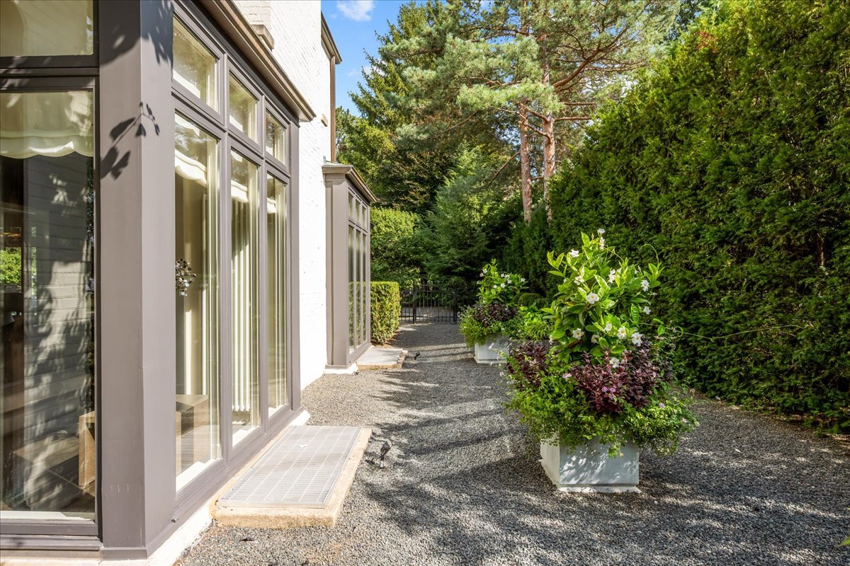 1106 Seneca Rd Wilmette, IL 60091