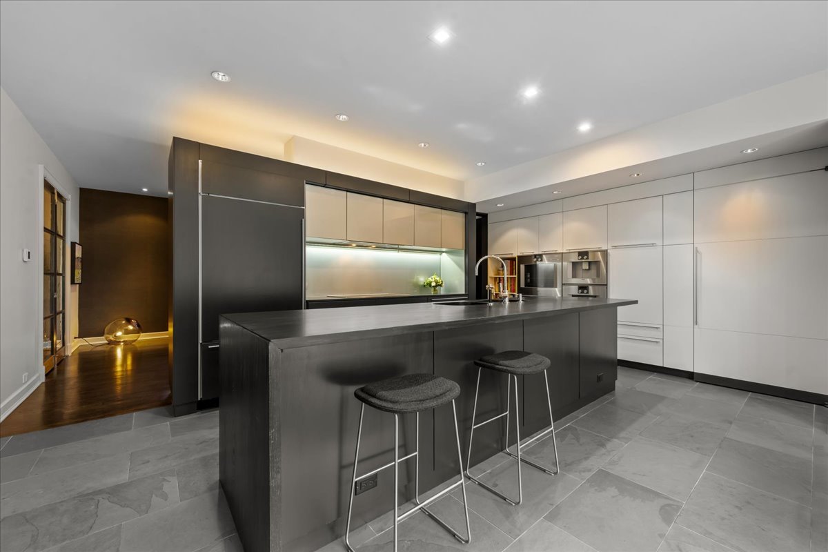 1106 Seneca Rd Wilmette, IL 60091