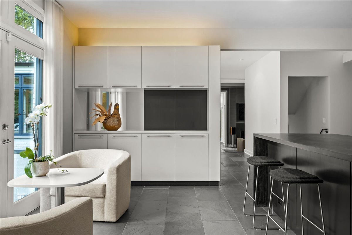 1106 Seneca Rd Wilmette, IL 60091