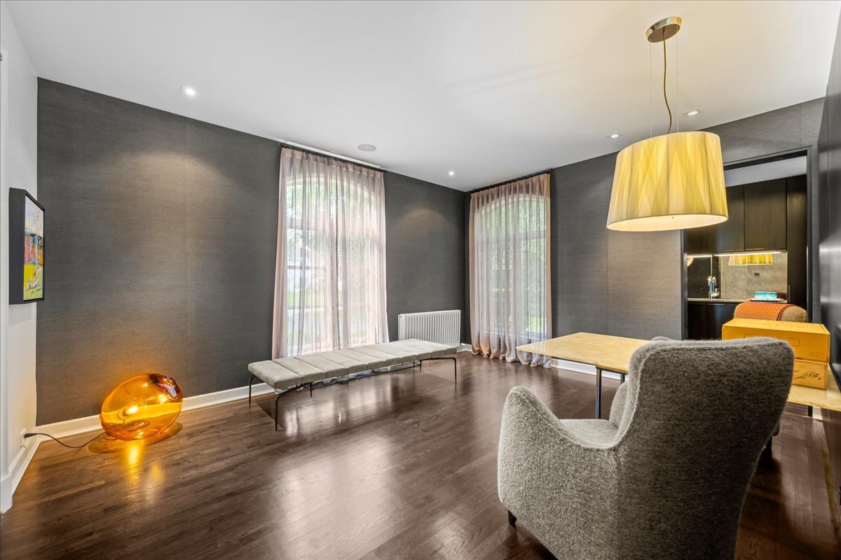 1106 Seneca Rd Wilmette, IL 60091