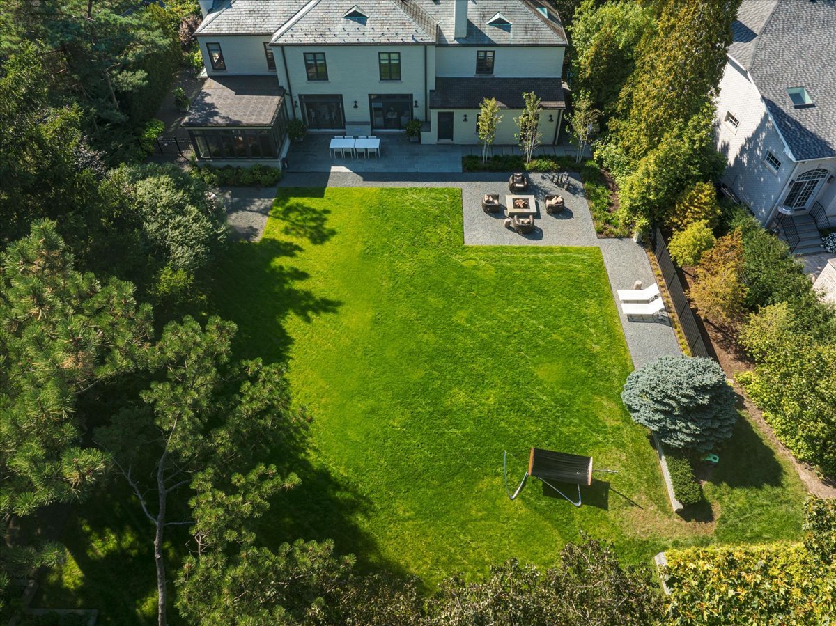 1106 Seneca Rd Wilmette, IL 60091