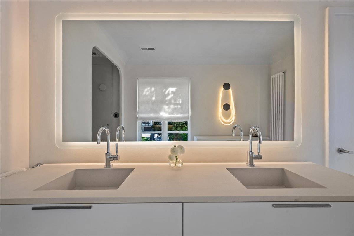 1106 Seneca Rd Wilmette, IL 60091