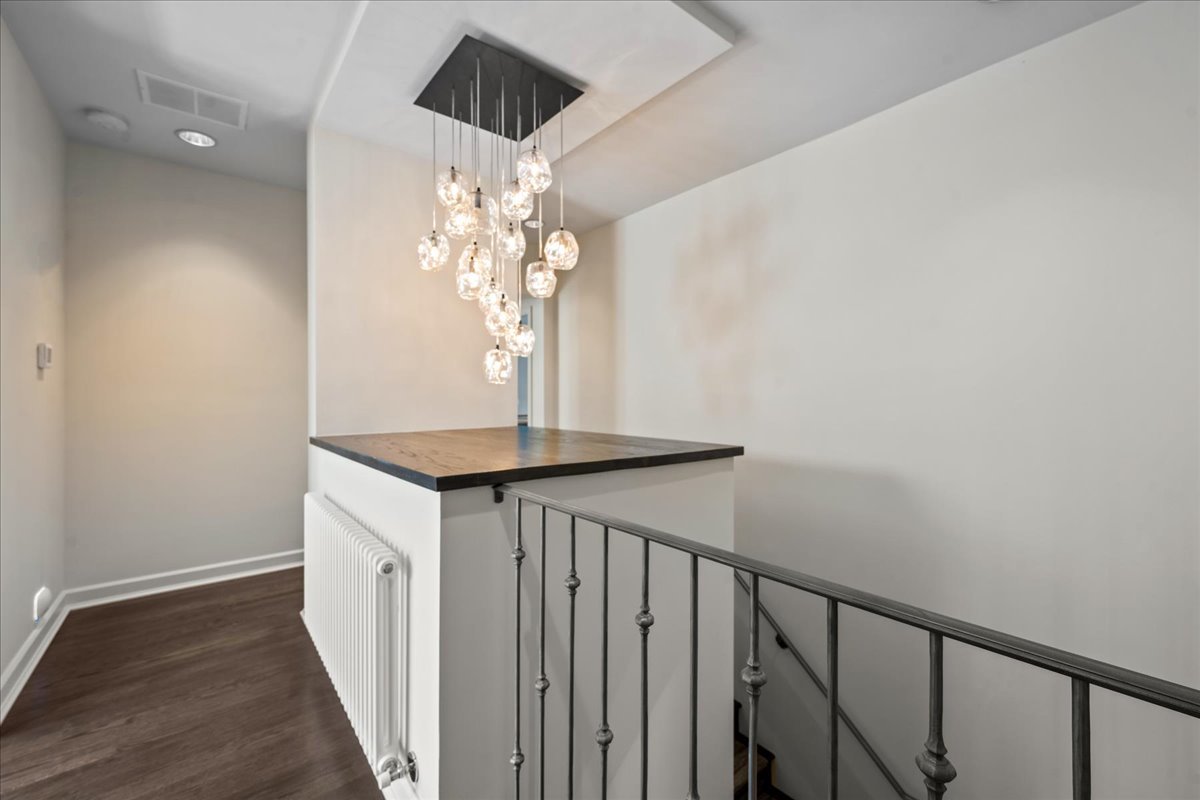 1106 Seneca Rd Wilmette, IL 60091