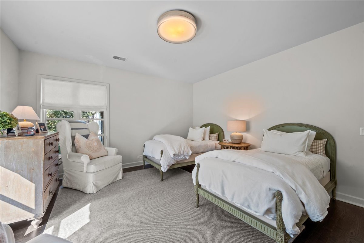 1106 Seneca Rd Wilmette, IL 60091