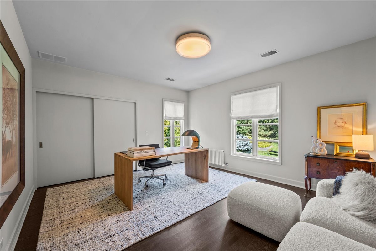 1106 Seneca Rd Wilmette, IL 60091