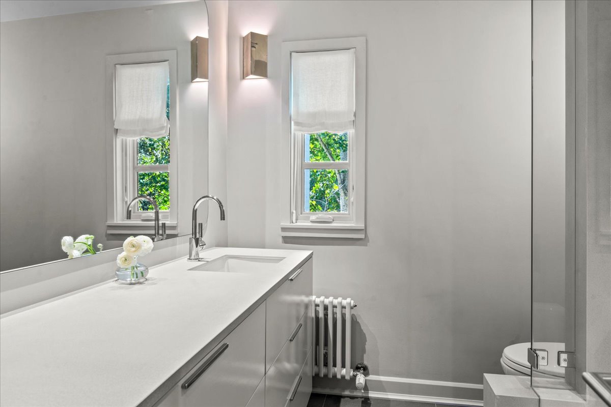 1106 Seneca Rd Wilmette, IL 60091