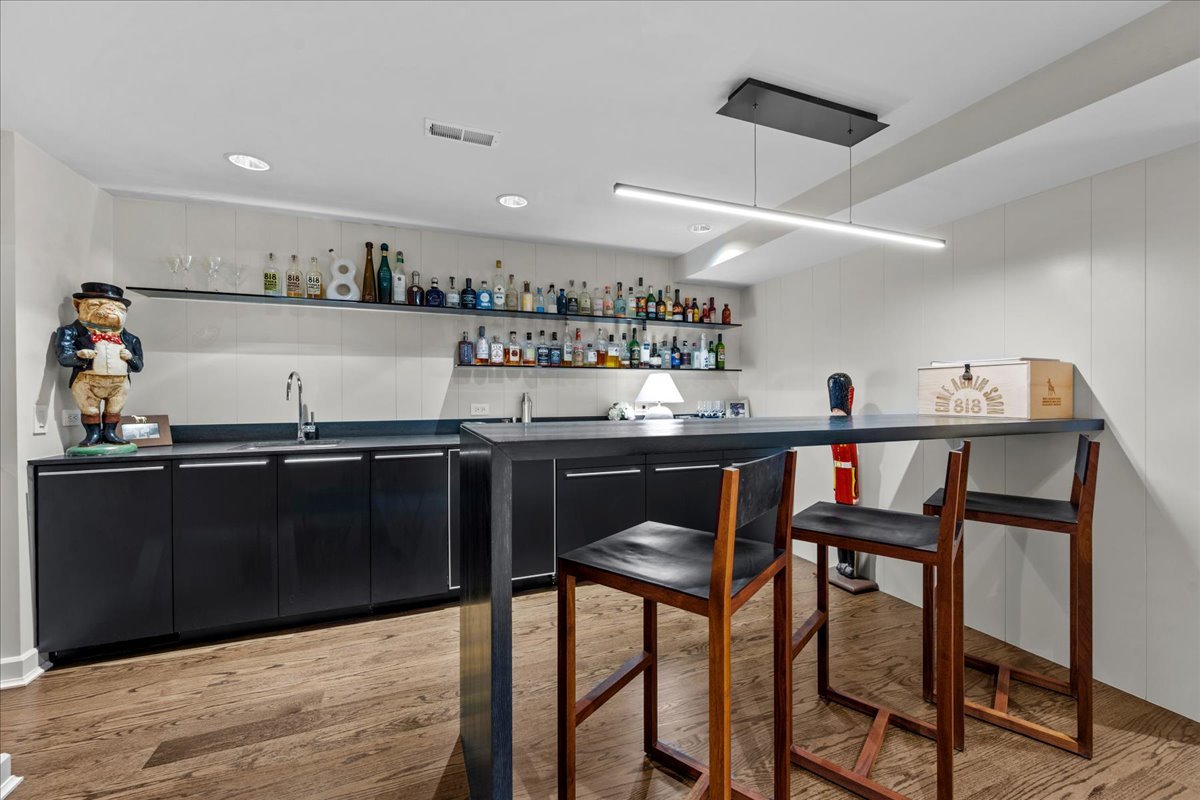 1106 Seneca Rd Wilmette, IL 60091