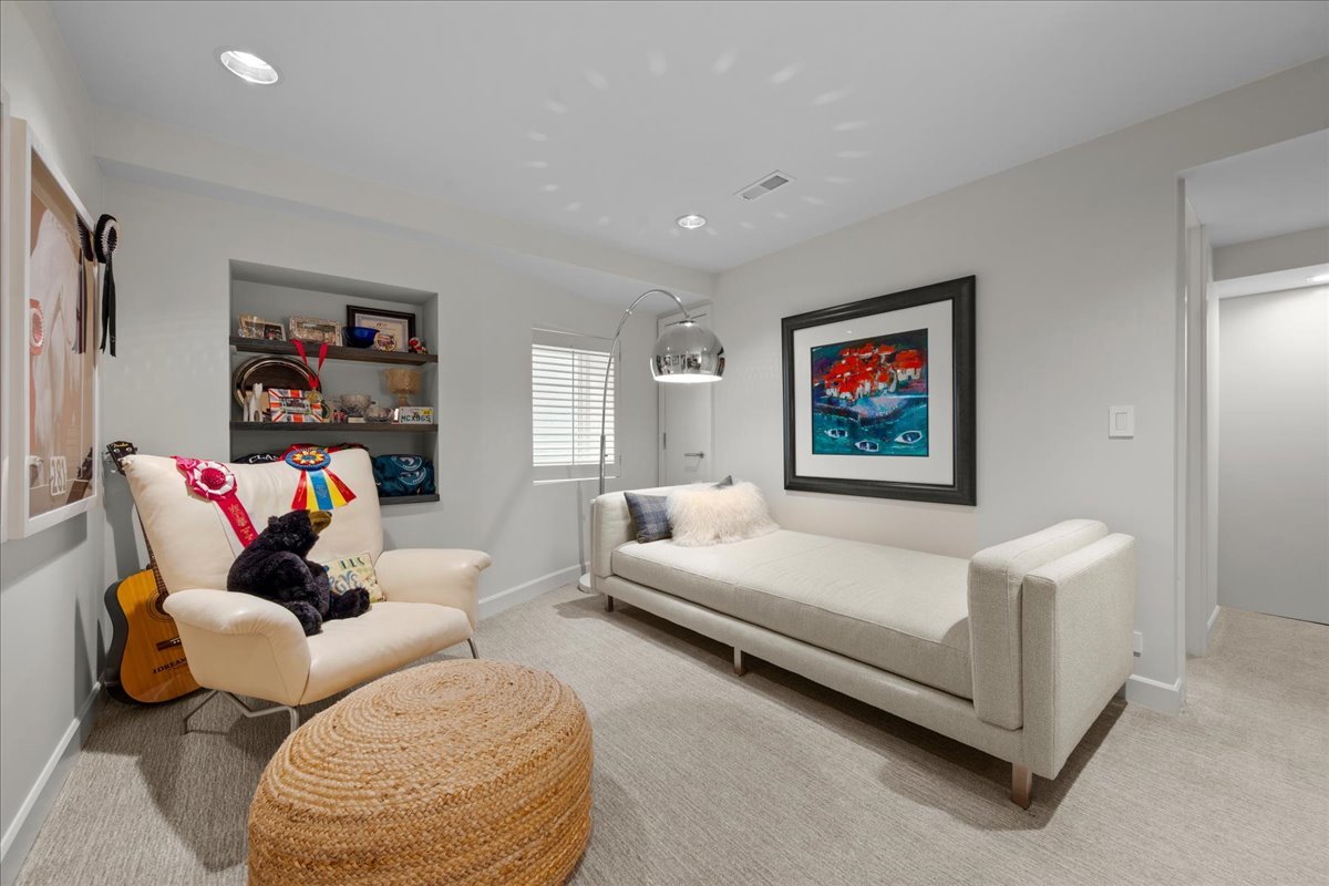 1106 Seneca Rd Wilmette, IL 60091