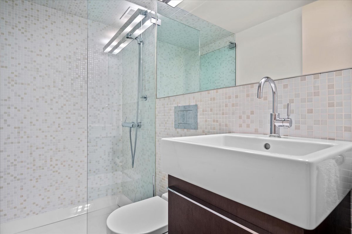 1106 Seneca Rd Wilmette, IL 60091