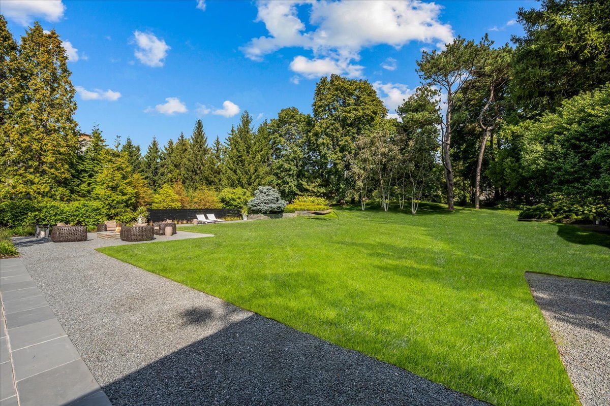 1106 Seneca Rd Wilmette, IL 60091