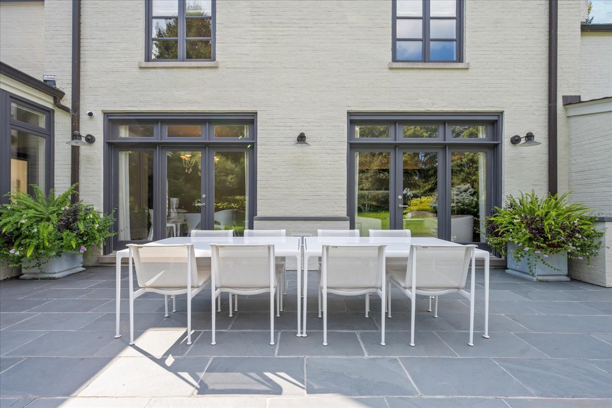 1106 Seneca Rd Wilmette, IL 60091