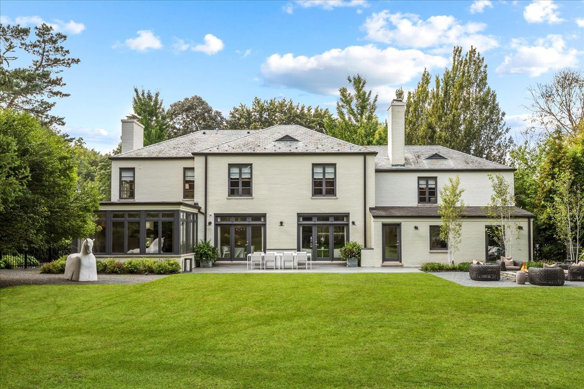 1106 Seneca Rd Wilmette, IL 60091