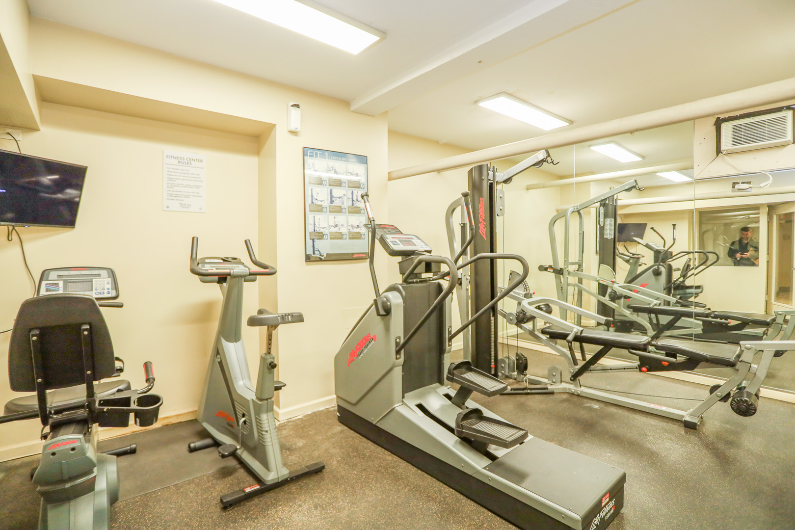 5214 S Woodlawn Ave #312 Chicago, IL 60615