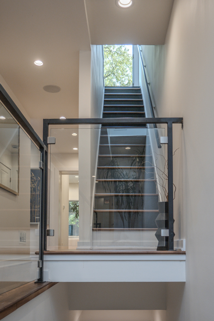 22 E Elm St #PH Chicago, IL 60611