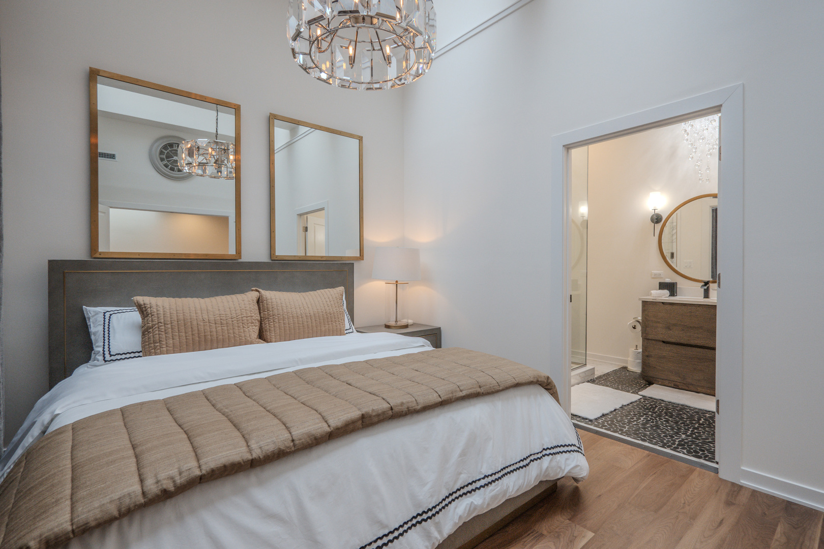 22 E Elm St #PH Chicago, IL 60611