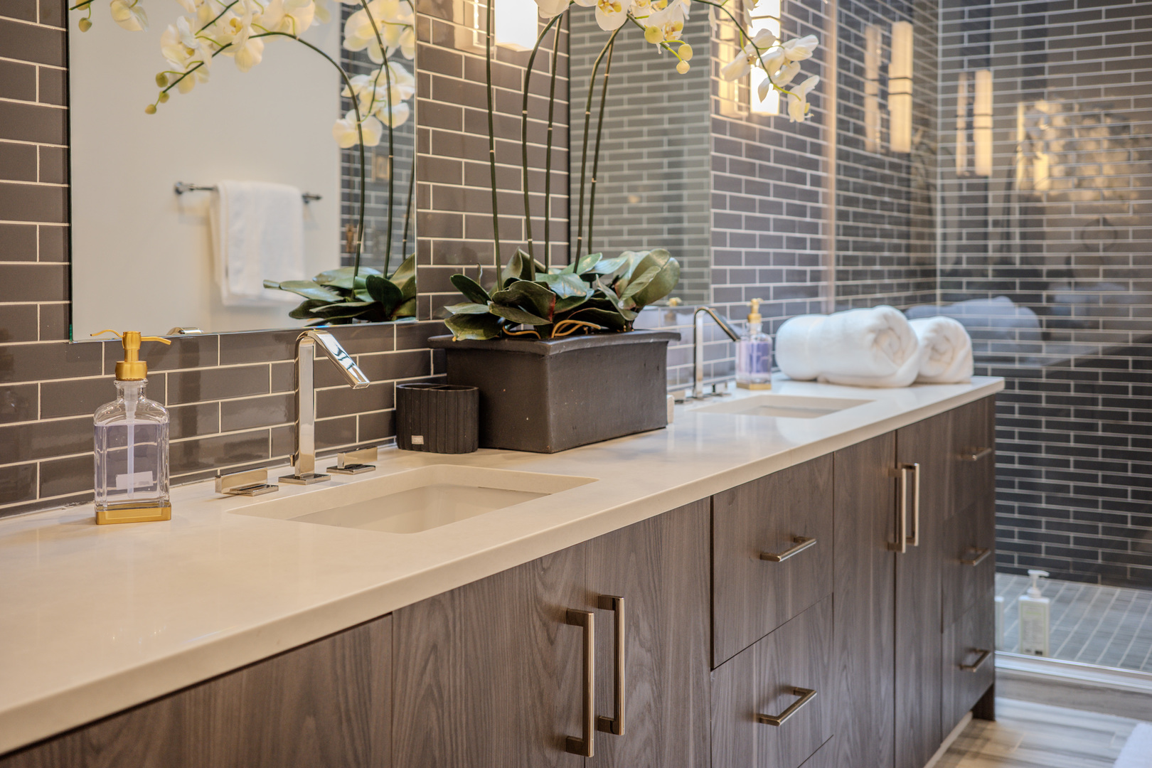 22 E Elm St #PH Chicago, IL 60611