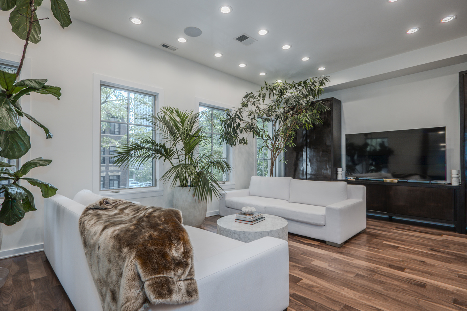 22 E Elm St #PH Chicago, IL 60611