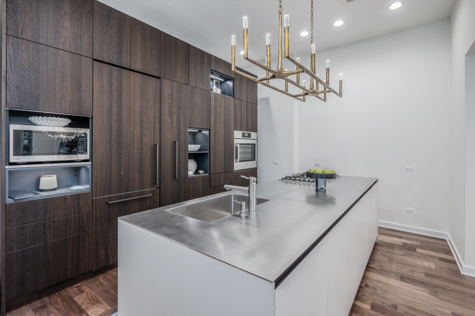 22 E Elm St #PH Chicago, IL 60611