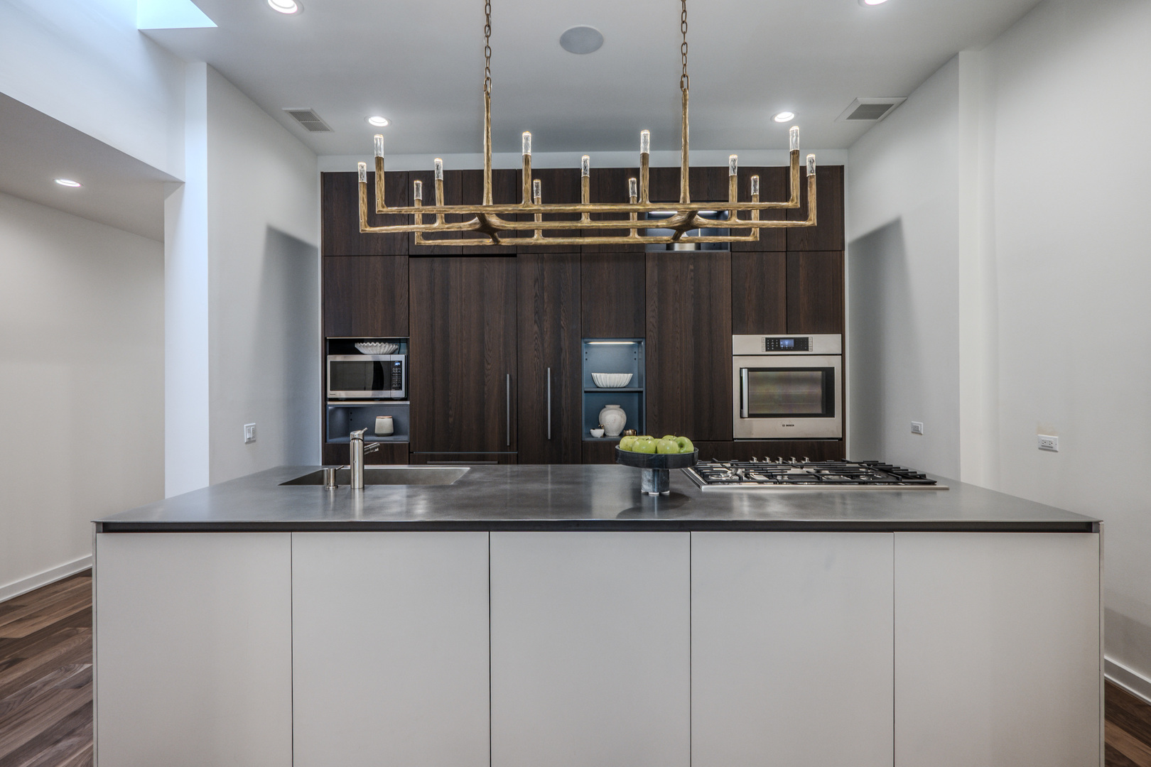 22 E Elm St #PH Chicago, IL 60611