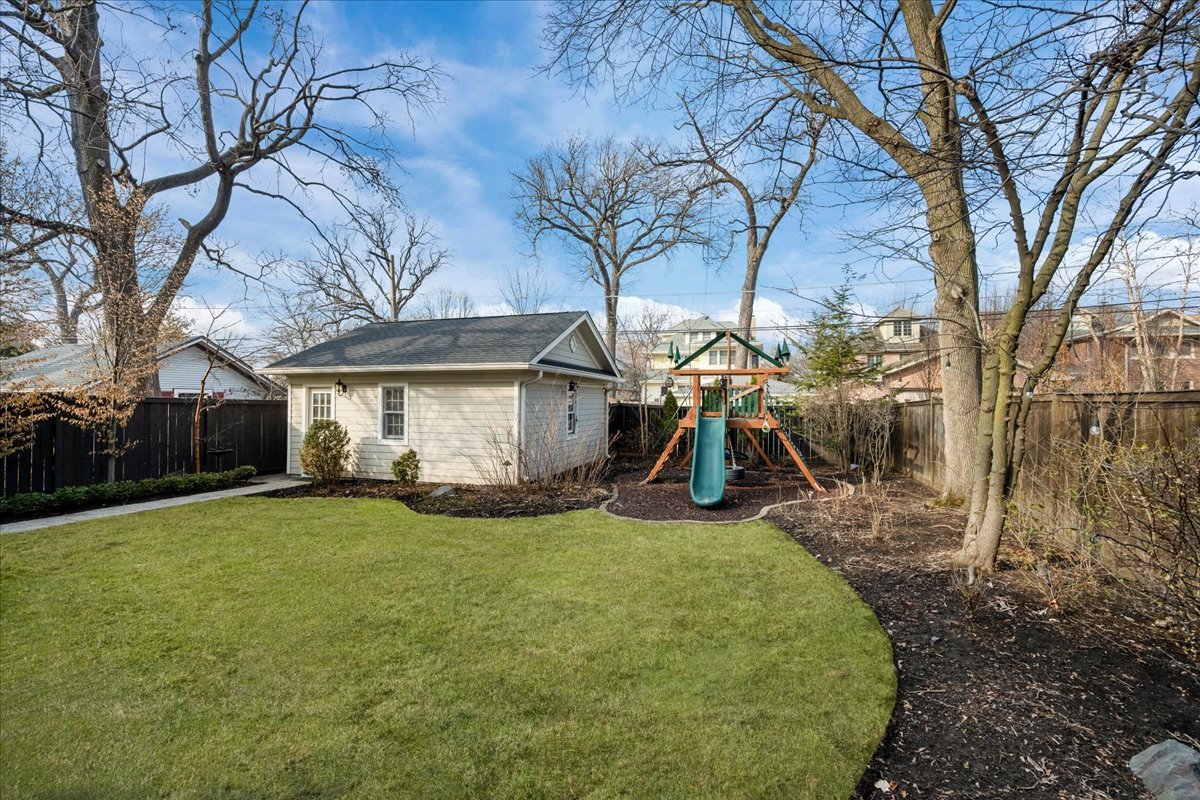 626 Washington Ave Wilmette, IL 60091