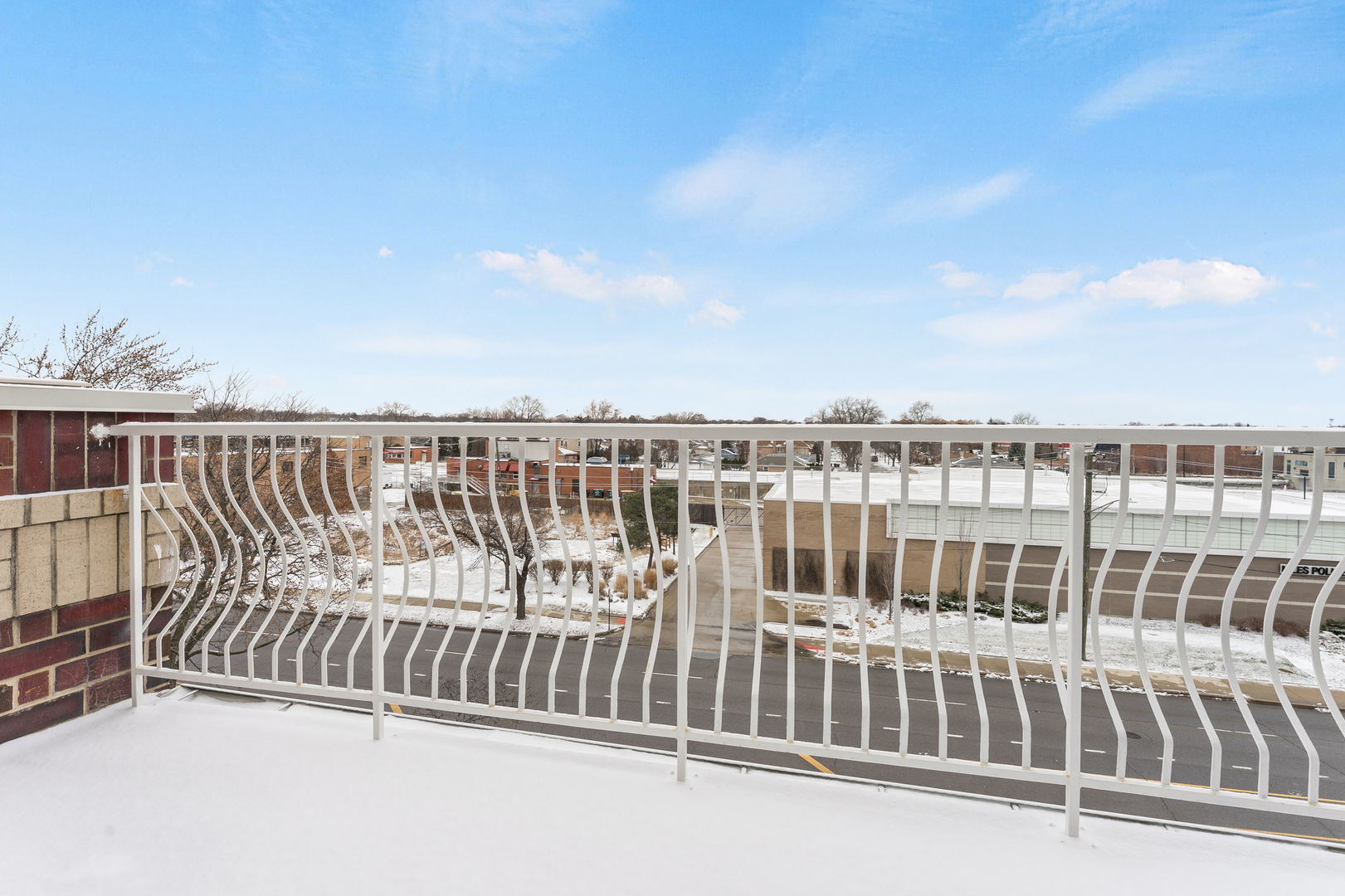 7091 W Touhy Ave #505 Niles, IL 60714