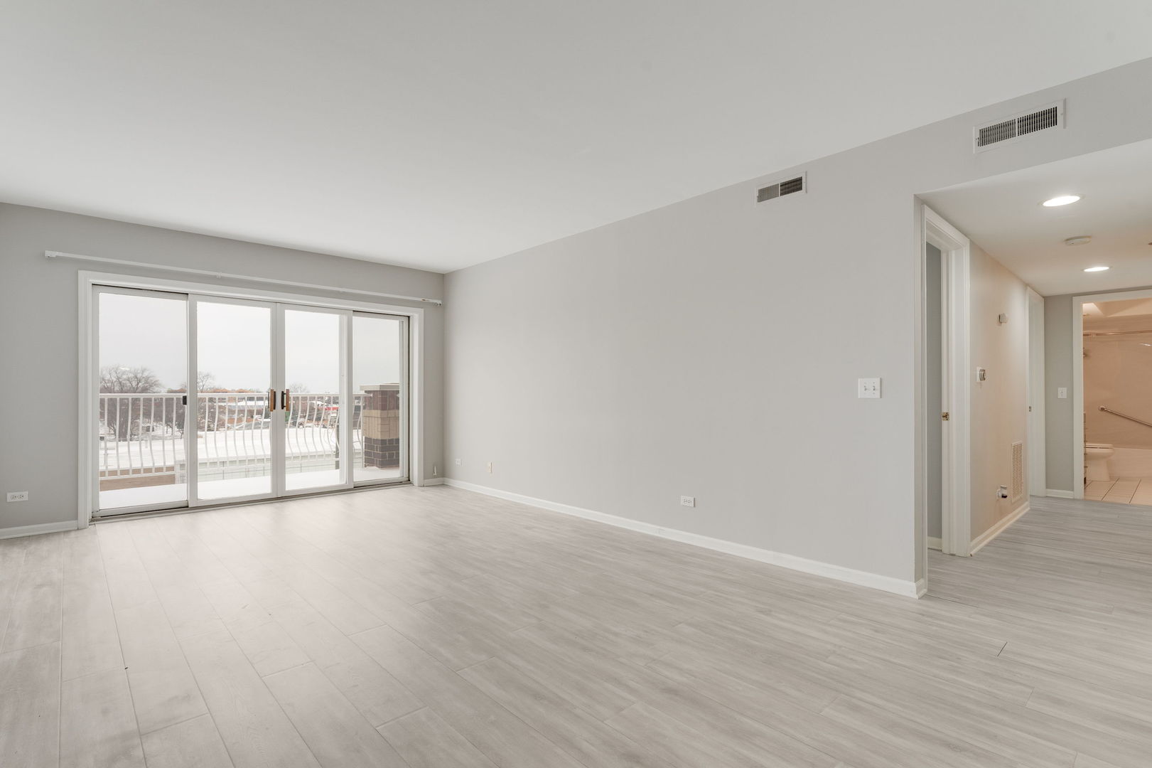 7091 W Touhy Ave #505 Niles, IL 60714