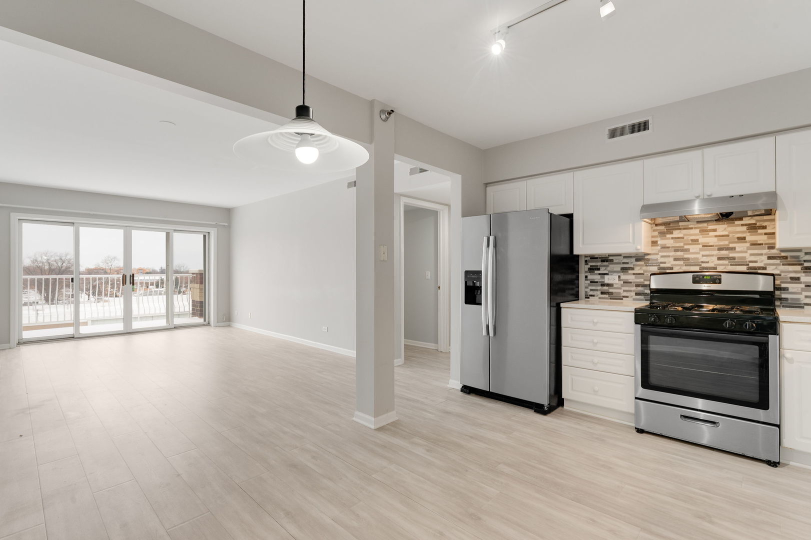 7091 W Touhy Ave #505 Niles, IL 60714