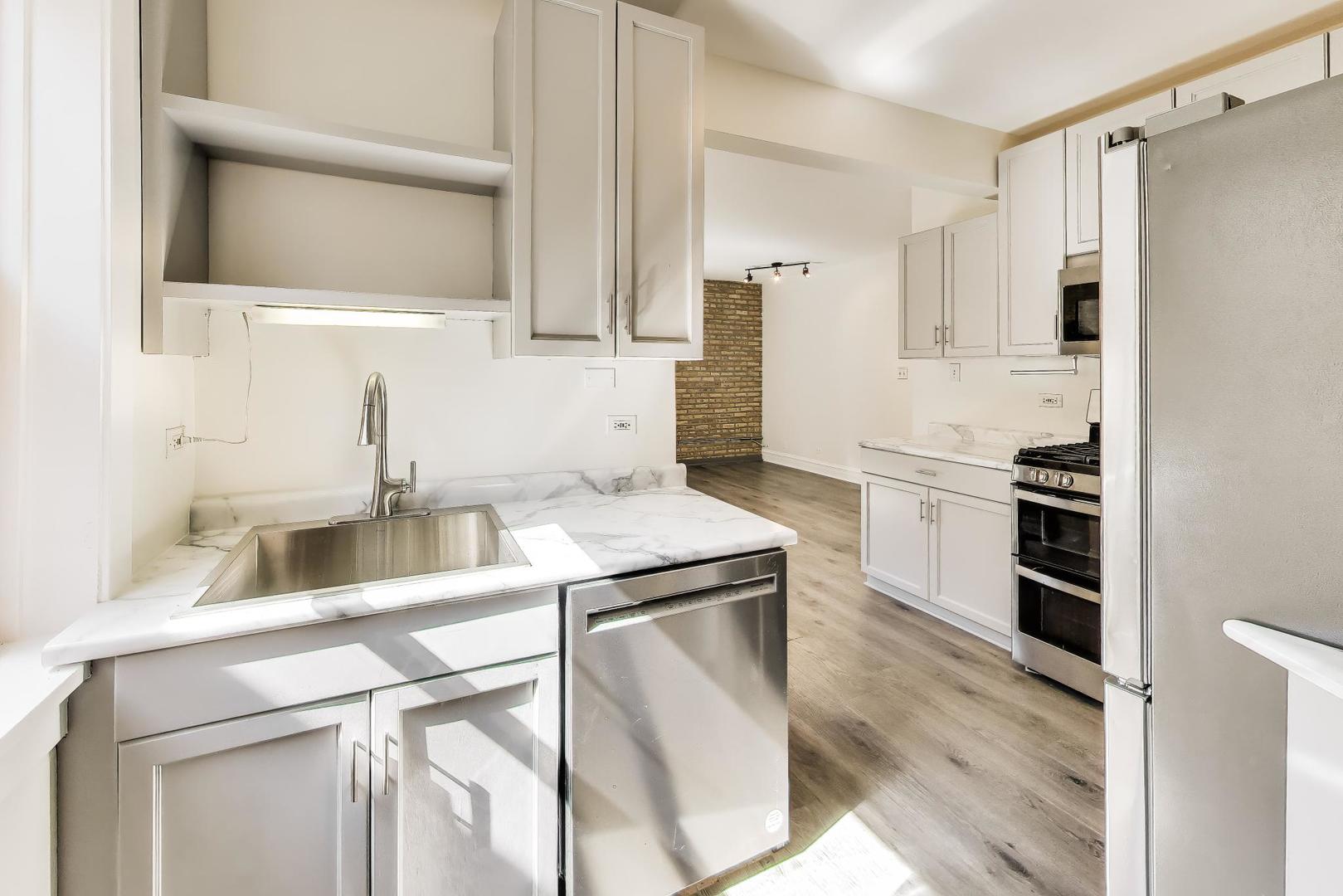 142 Clyde Ave #3W Evanston, IL 60202