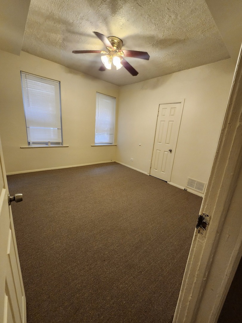 6730 S Clyde Ave #1 Chicago, IL 60649