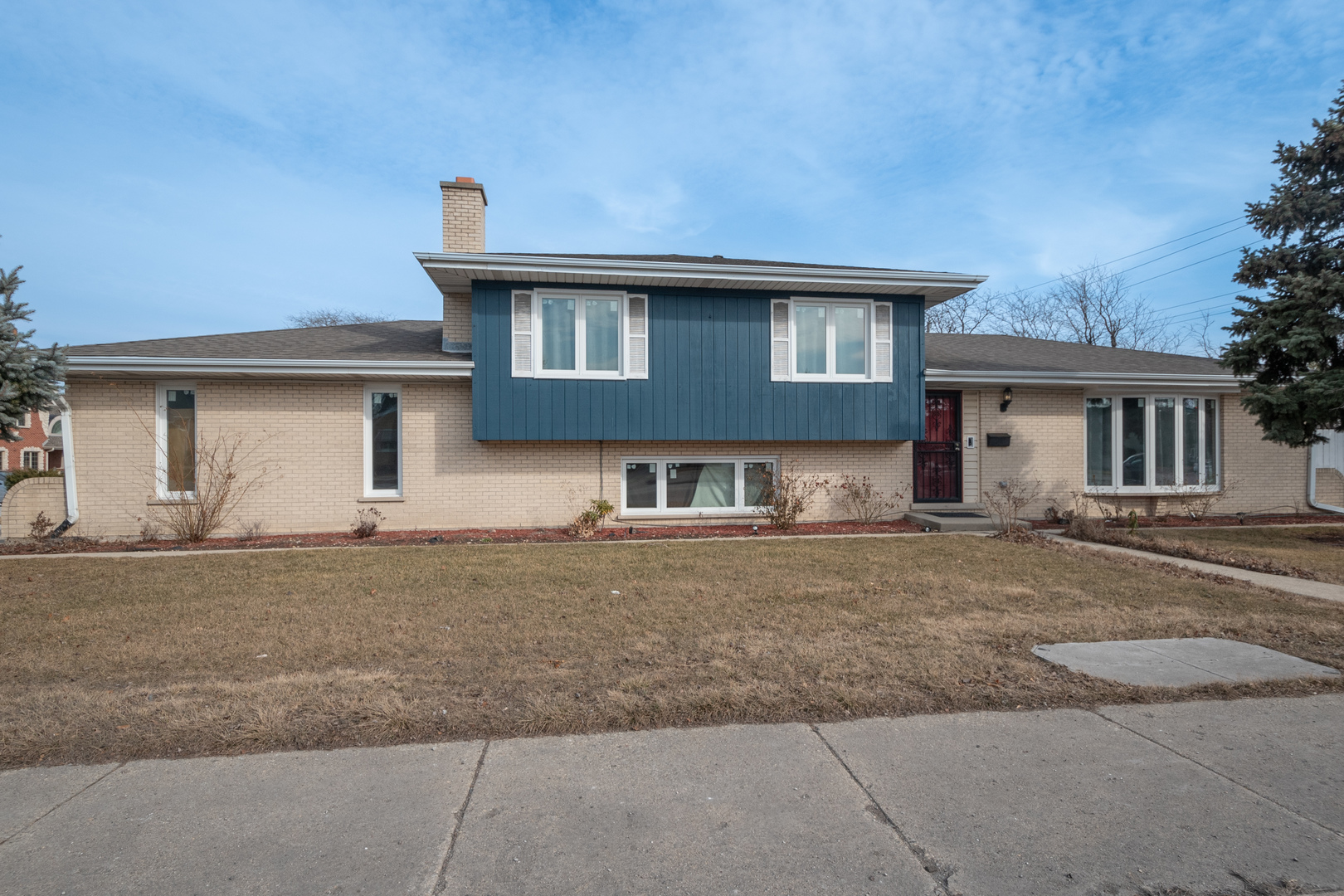 7153 W Oakton Ct