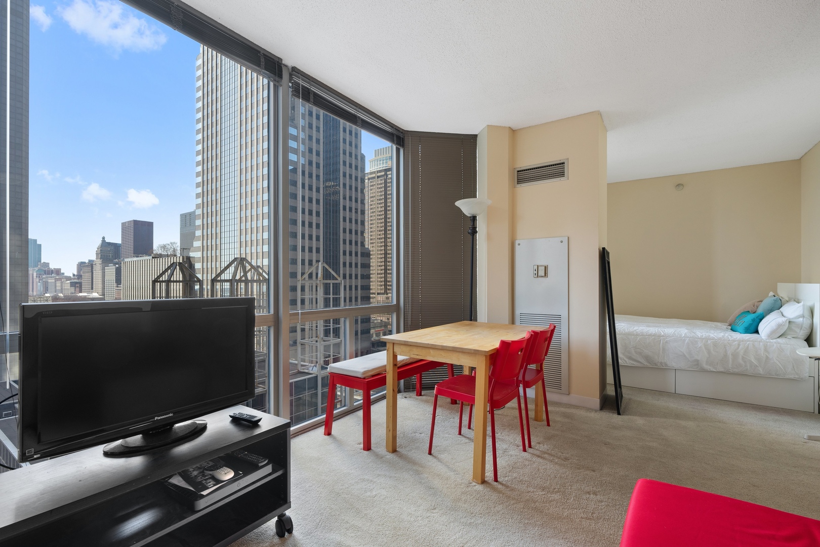 222 N Columbus Dr #902 Chicago, IL 60601