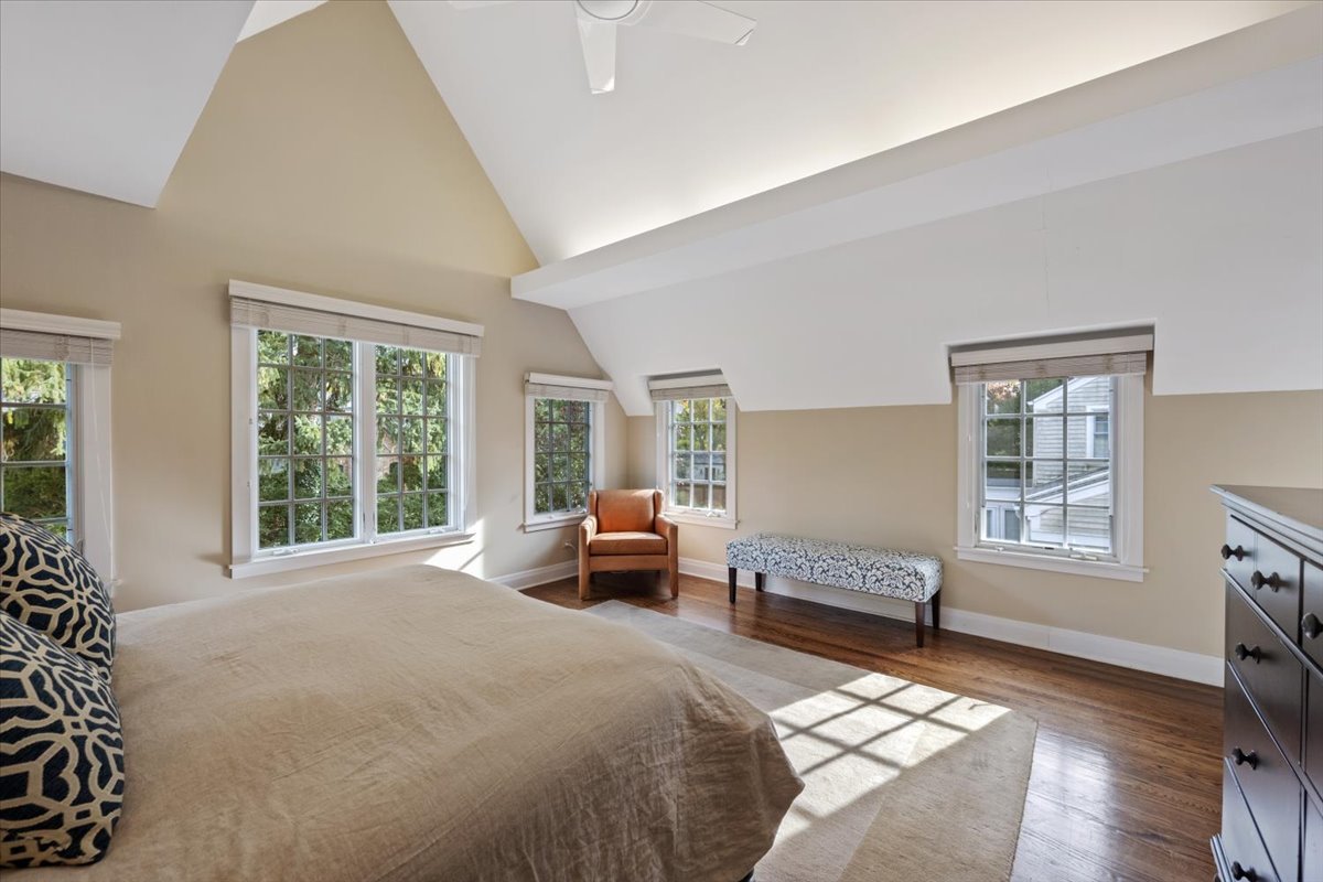 1024 Pontiac Rd Wilmette, IL 60091