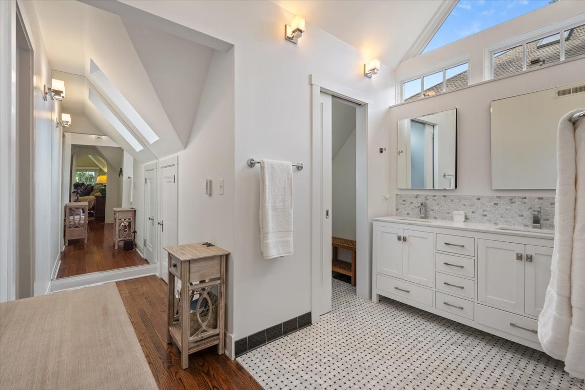 1024 Pontiac Rd Wilmette, IL 60091