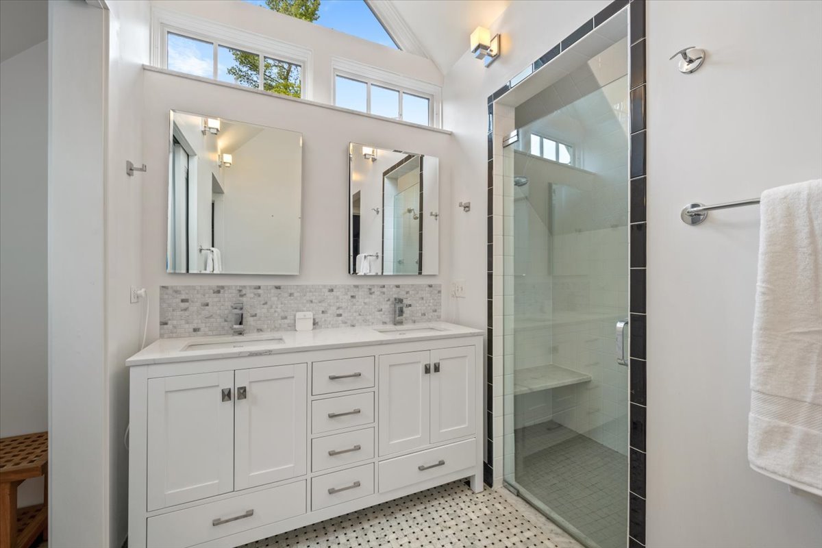 1024 Pontiac Rd Wilmette, IL 60091