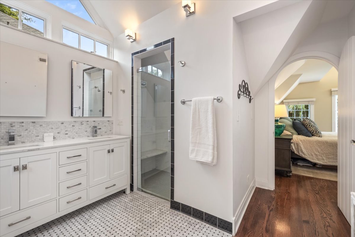 1024 Pontiac Rd Wilmette, IL 60091